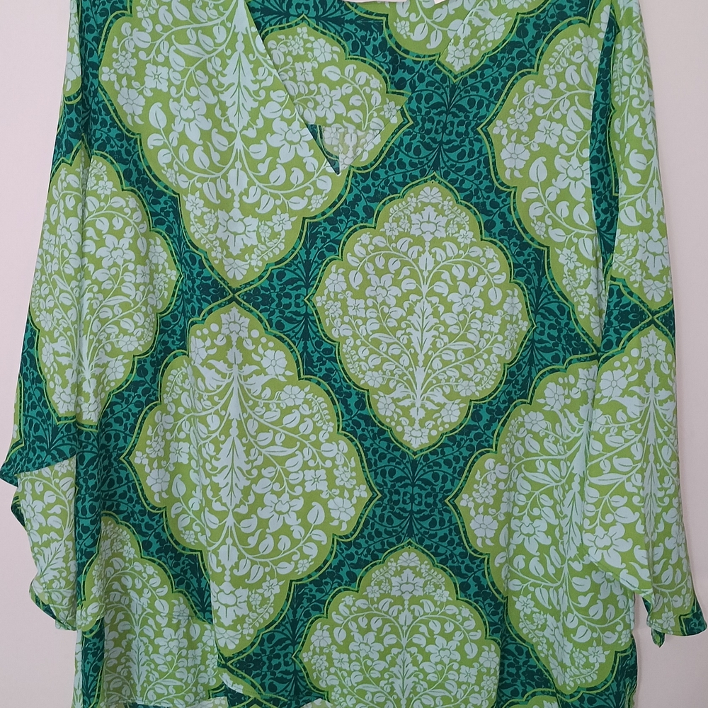 Elegant Green Patterned Women's Blouse
